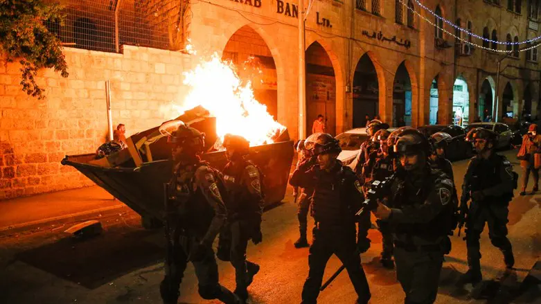 Police forces at Damascus Gate