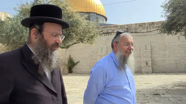 שלמה נאמן והרב שמשון אלבוים, יו"ר מינהלת הר הבית, בביקור בהר