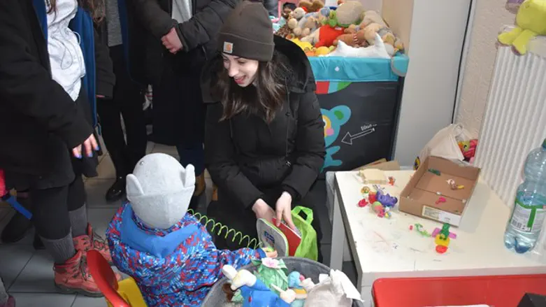 Доставка рюкзаков беженцам