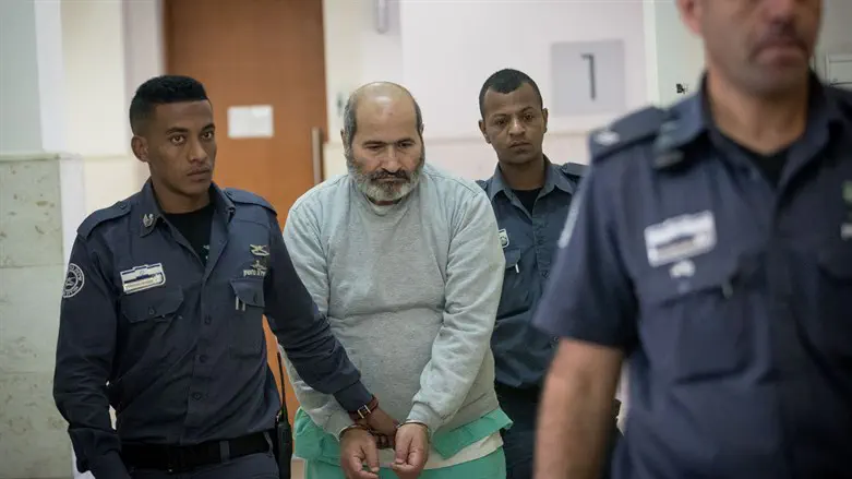 מחבל ערבי מובל לבית המשפט