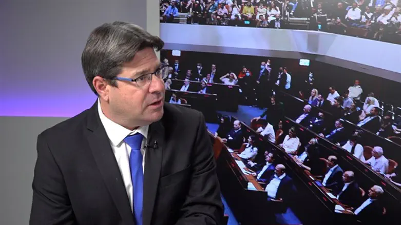 Офир Акунис