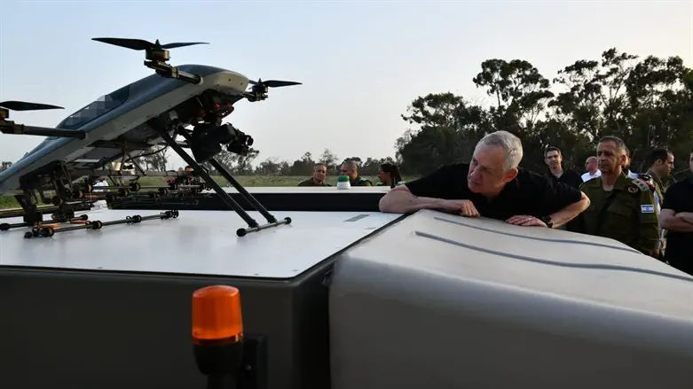 בני גנץ באוגדת עזה