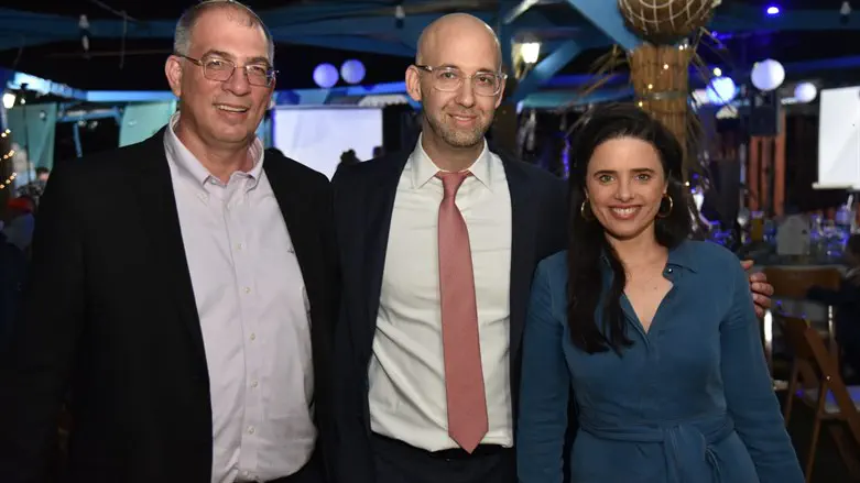 שקד ואורבך עם משה קלוגהפט