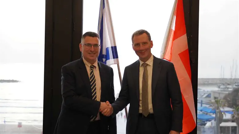 האקרופ וסער