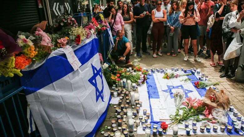 На месте теракта в Тель-Авиве