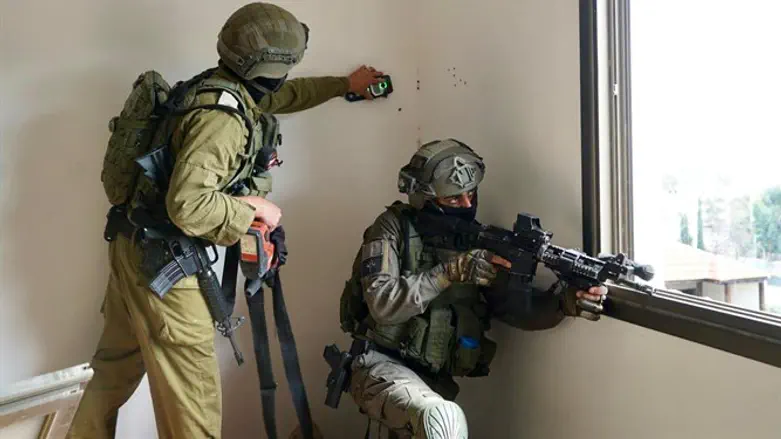 Силы ЦАХАЛ на родине тель-авивского террориста
