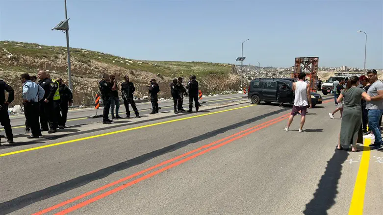 התושבים מזהירים מפתיחת הציר לפלסטינים