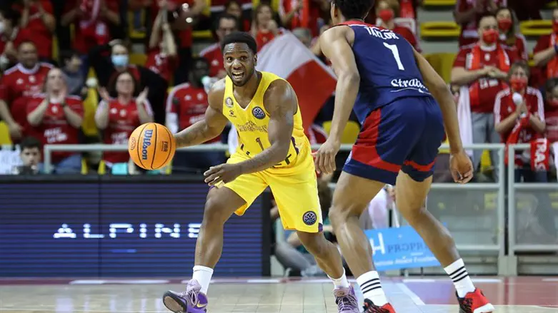 חולון הערב מול הצרפתים. היסטוריה