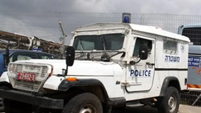 גם לדתיים. ניידת משטרה