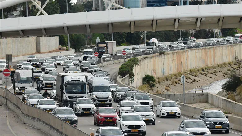 כל השנה יש פה בלגן, עכשיו כולם נוסעים לעשות סדר. אילוסטרציה