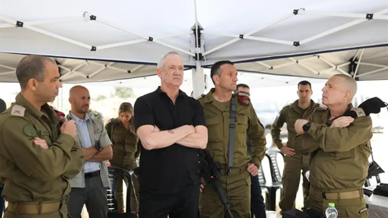 Министр обороны Бени Ганц в Самарии