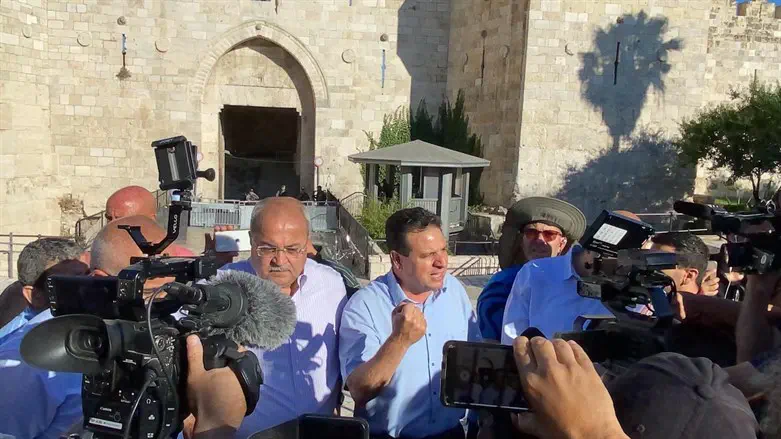 ח"כ איימן עודה בשער שכם בשנה שעברה