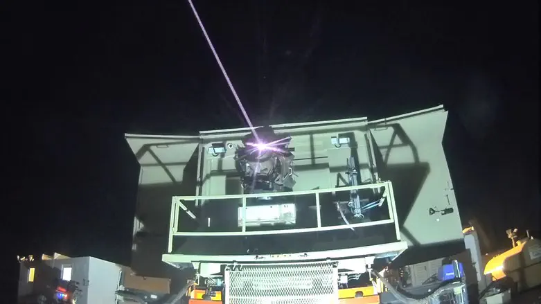 המערכת במהלך ניסוי היירוט