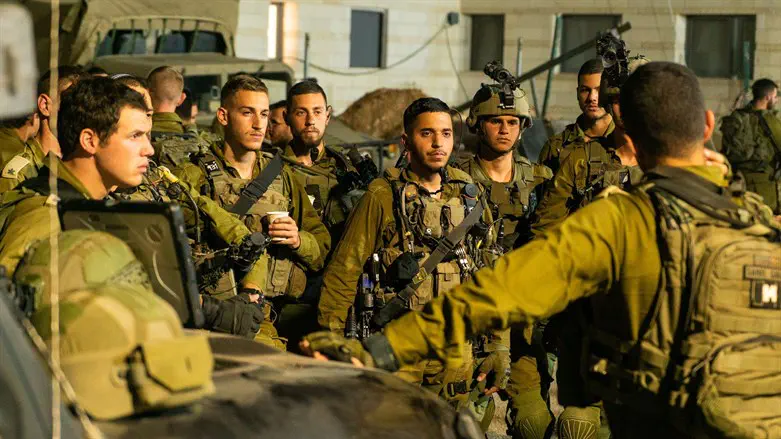 לוחמי צה"ל לפני פעילות מעצרים