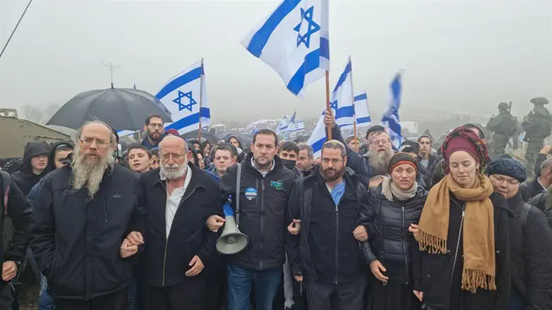 אביו של יהודה דימנטמן בצעדה קודמת בחומש