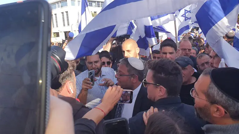 MK Ben Gvir outside Old City of Jerusalem