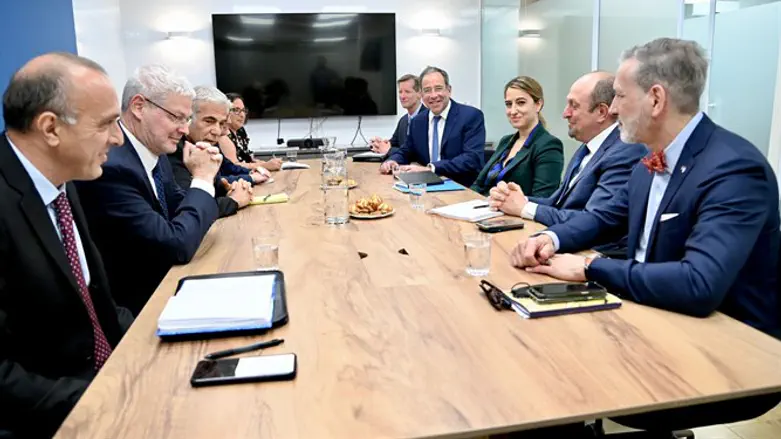 Встреча Лапида с американской делегацией
