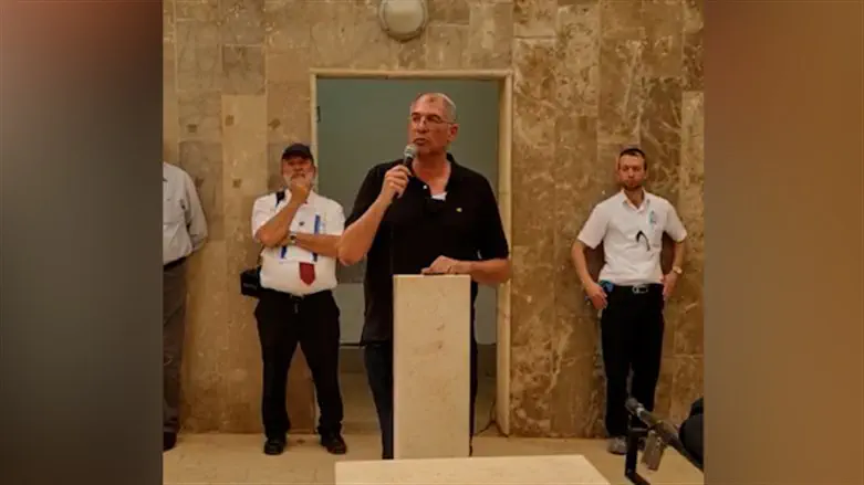 ח"כ ניר אורבך בהלווית אמו