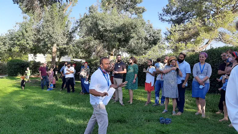 Emissaries taking part in a didactic skills training session.