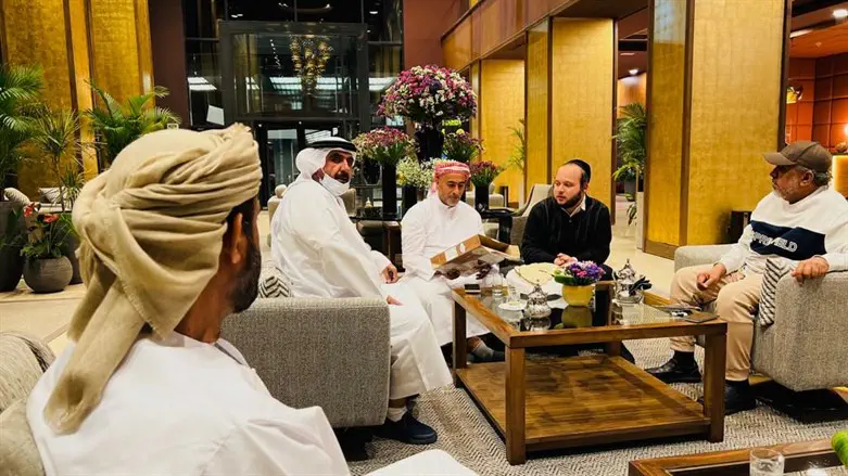 העסקן במפגש עם נציגים במרוקו