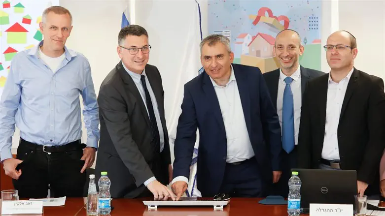 נפתחה ההגרלה הראשונה