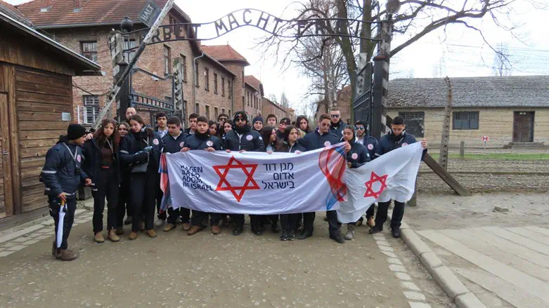 משלחת נוער מד"א לפולין