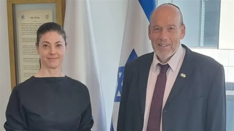 אנגלמן ומיכאלי