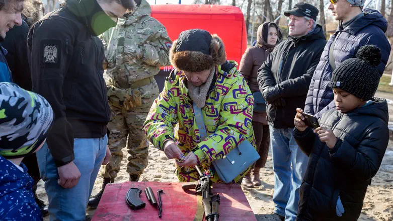 Ukrainians preparing for war with Russia