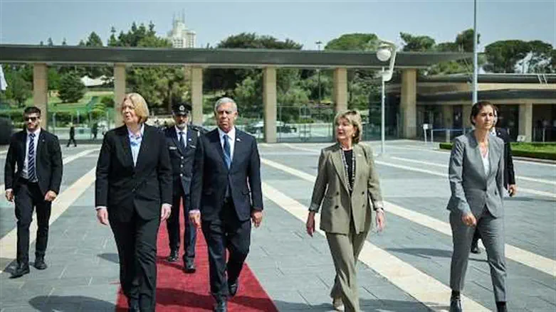 Bärbel Bas arrives at Knesset with Mickey Levy