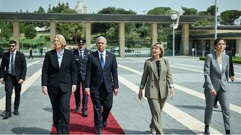 Председатель Бундестага в Кнессете