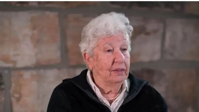 Ребекка Элицур