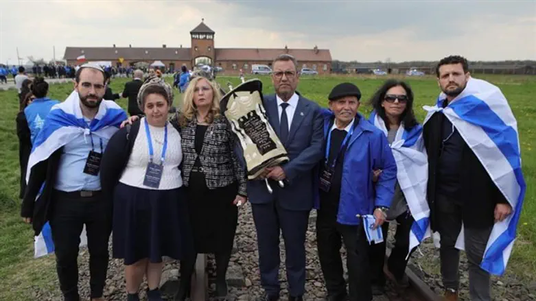 Mayor Lion at Auschwitz