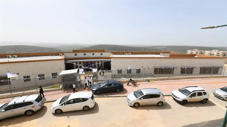 מבנה החיידר החדש בעמנואל