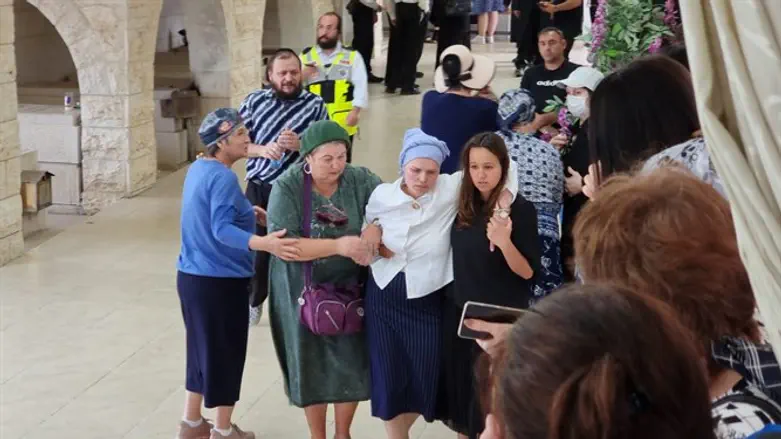 Скорбящая семья