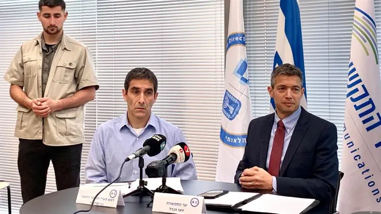 השר יועז הנדל וגבי פורטנוי ראש מערך הסייבר