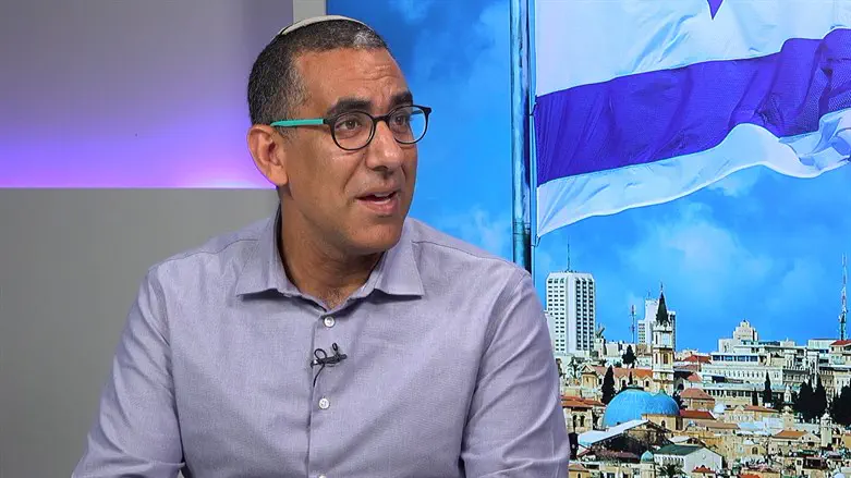 רועי אביקסיס