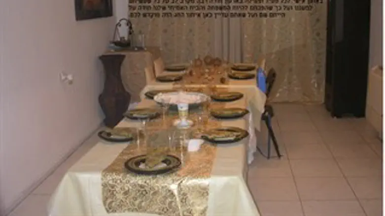 שולחן הסדר המפואר