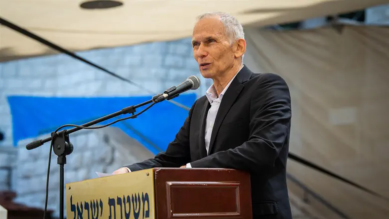 עמר בר לב