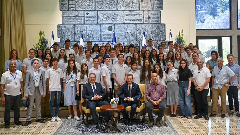 המתמודדים עם הנשיא
