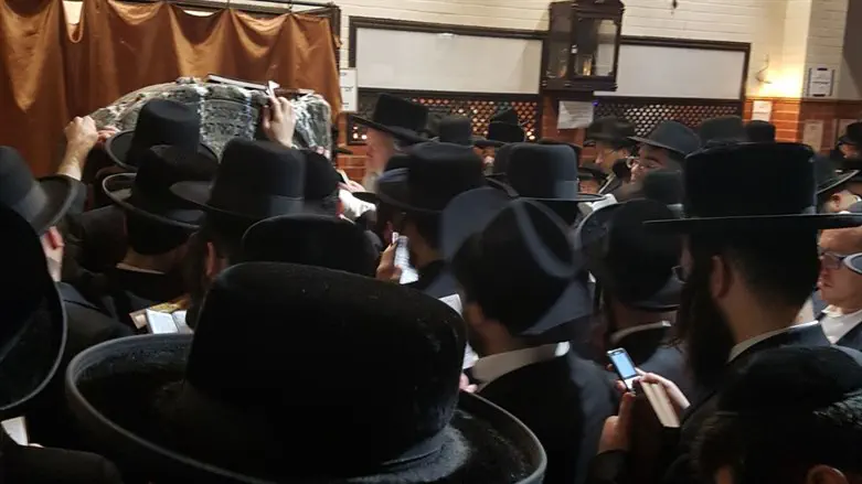 קברו של רבי ישעיה מקרעסטיר