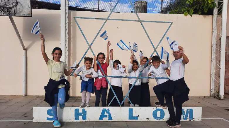 ילדי התפוצות מצדיעים לישראל