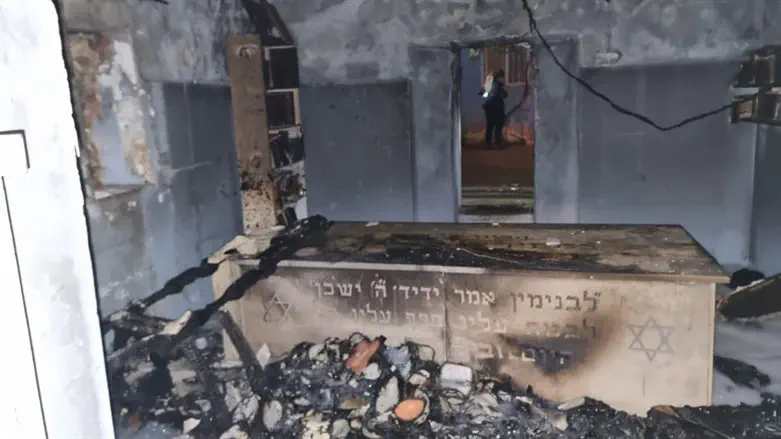 שריפה בקבר בנימין