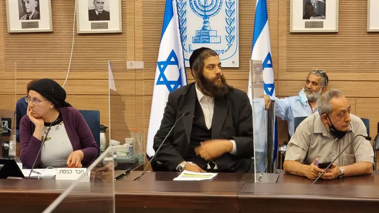 Mayor Yisrael Porush at Knesset hearing