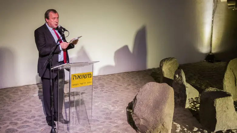 השגריר אנטולי ויקטורוב. ארכיון