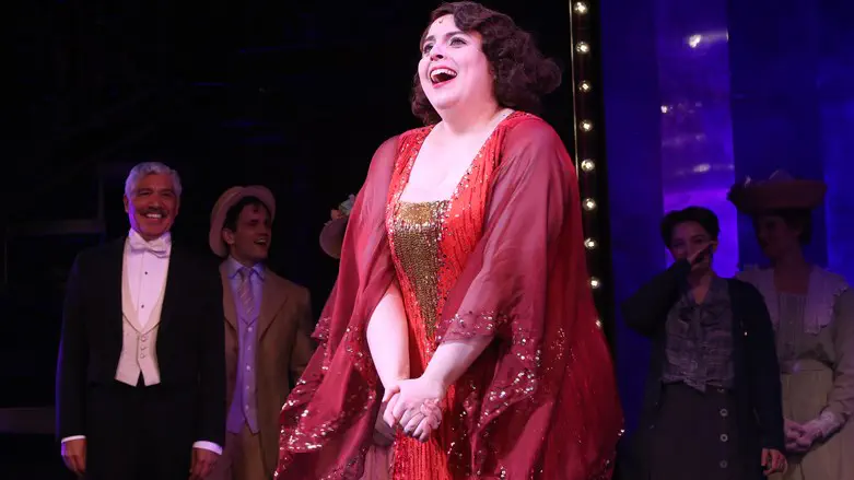 Beanie Feldstein as "Fanny Brice" in "Funny Girl"