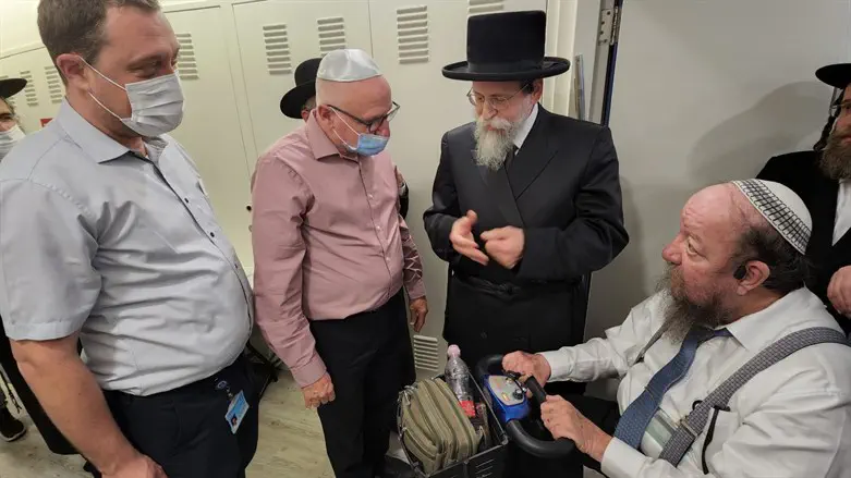 הרב משה קליין, האדמו"ר מבויאן ובכירי הדסה