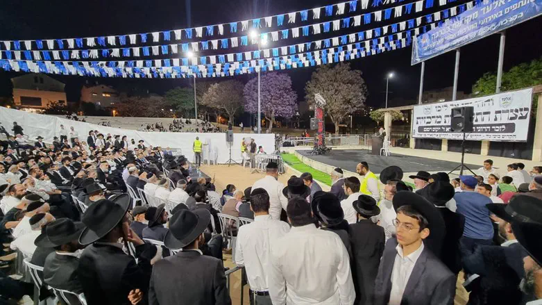 עצרת התעוררות באלעד, שבעה ימים לאחר הפיגוע