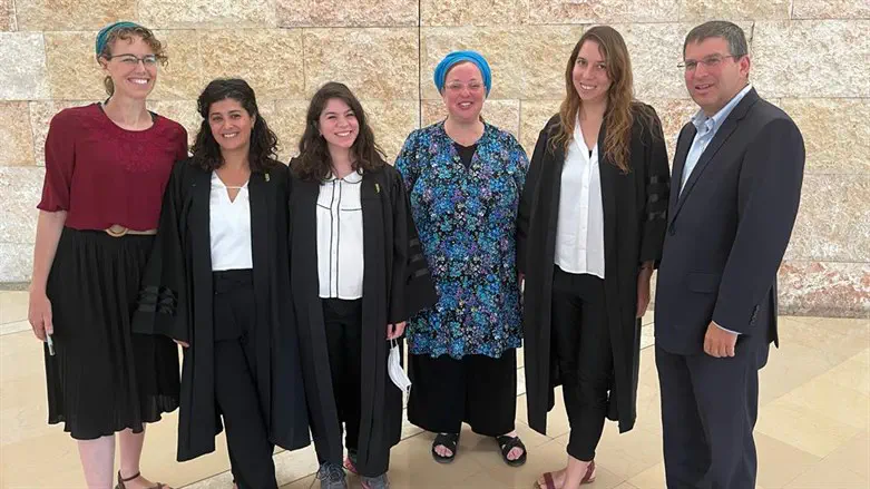 העותרות ועורכות הדין בפתח בית המשפט העליון