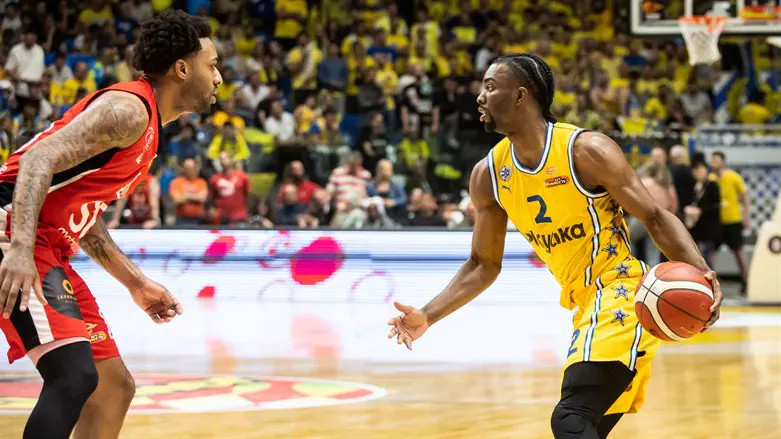 אוואנס הערב. הוביל עם ווילבקין את מכבי לניצחון גדול