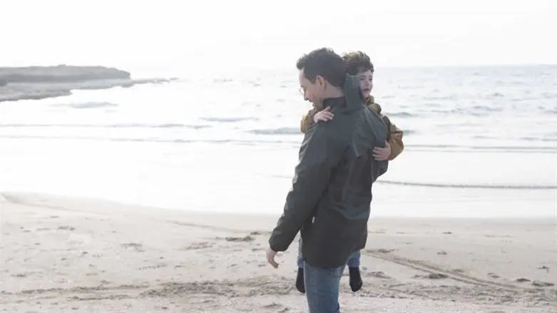 עבר לידר ובנו